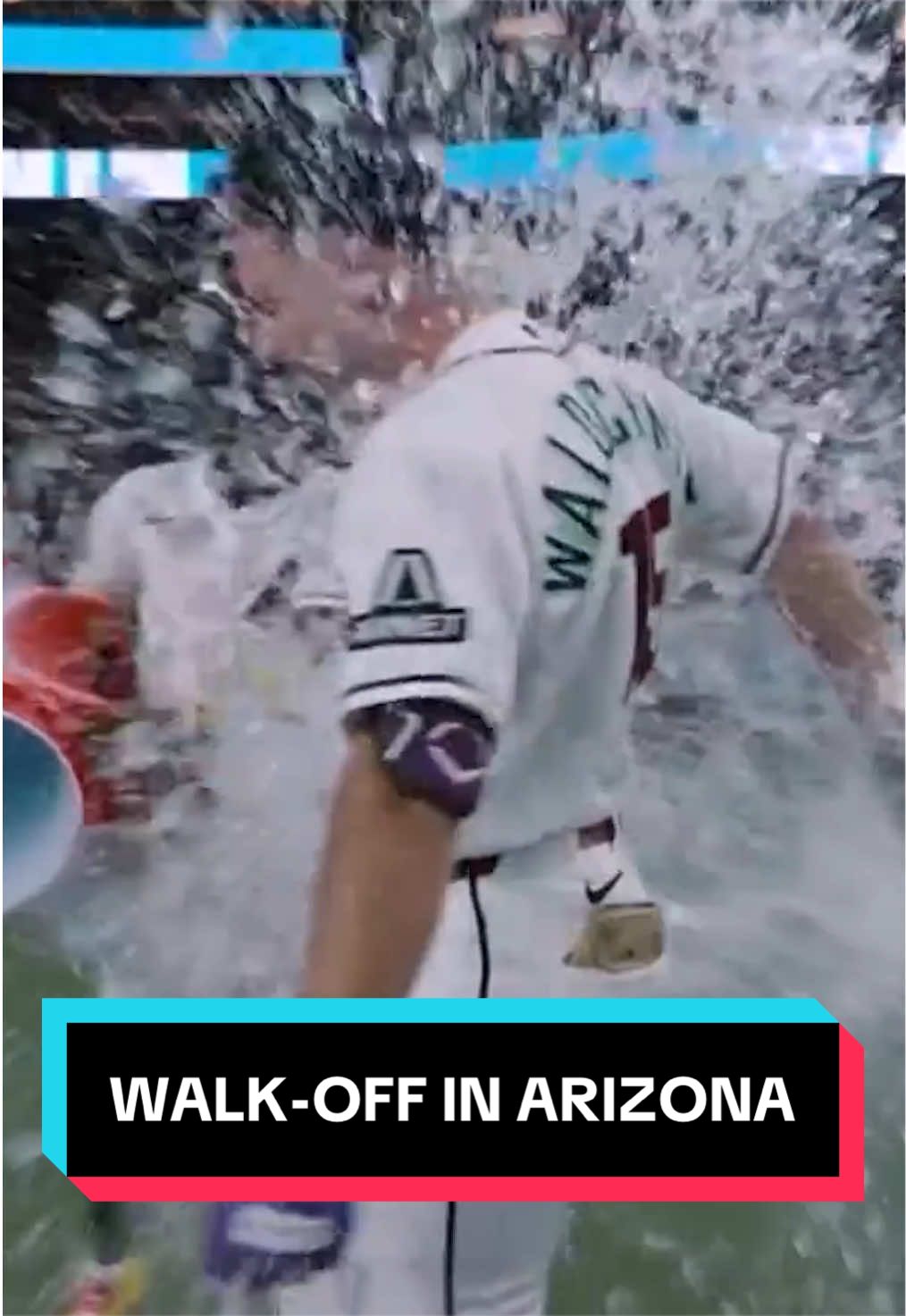 down to their last out! Ryan Waldschmidt flips the script and gives the D-backs the win! 