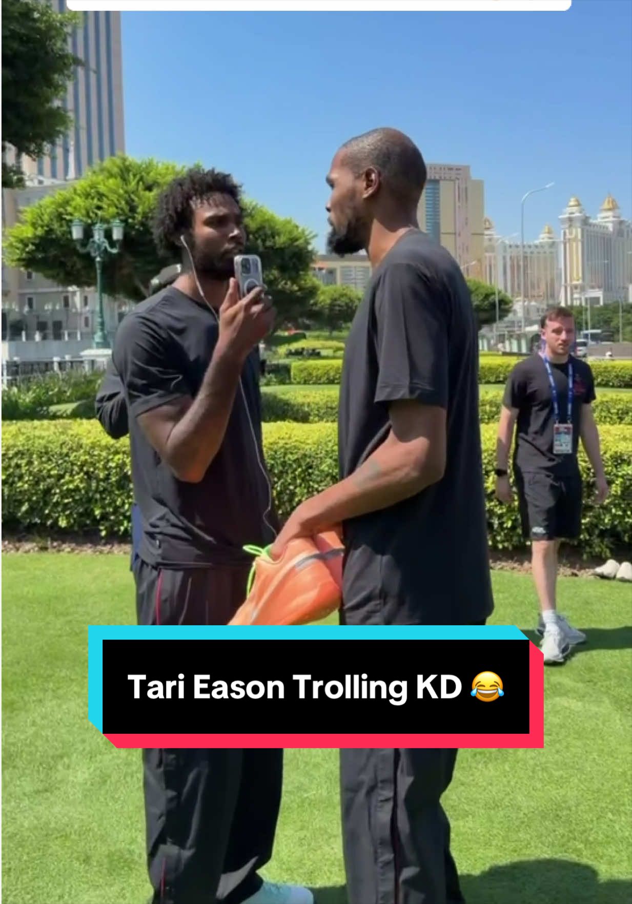 At this point, Tari Eason is KD’s bonus lil bro 😂 