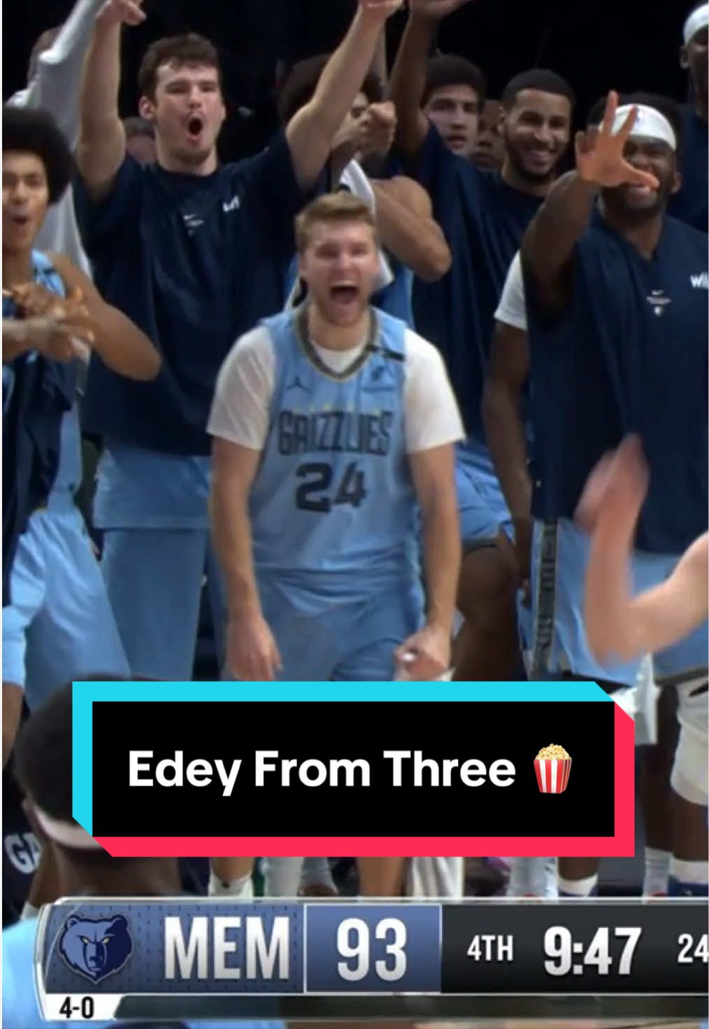 The Grizzlies were hyped after this three from Zach Edey 🤝 