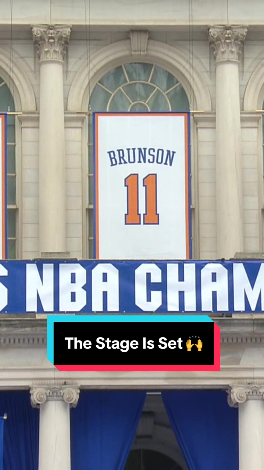 City Hall awaits the @New York Knicks arrival! 🏆 
