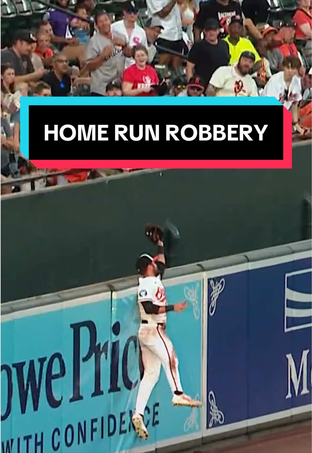 A fantastic grab by Colton Cowser! 😱 