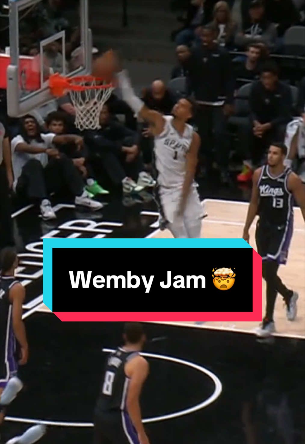Wemby just keeps going 😮‍💨 
