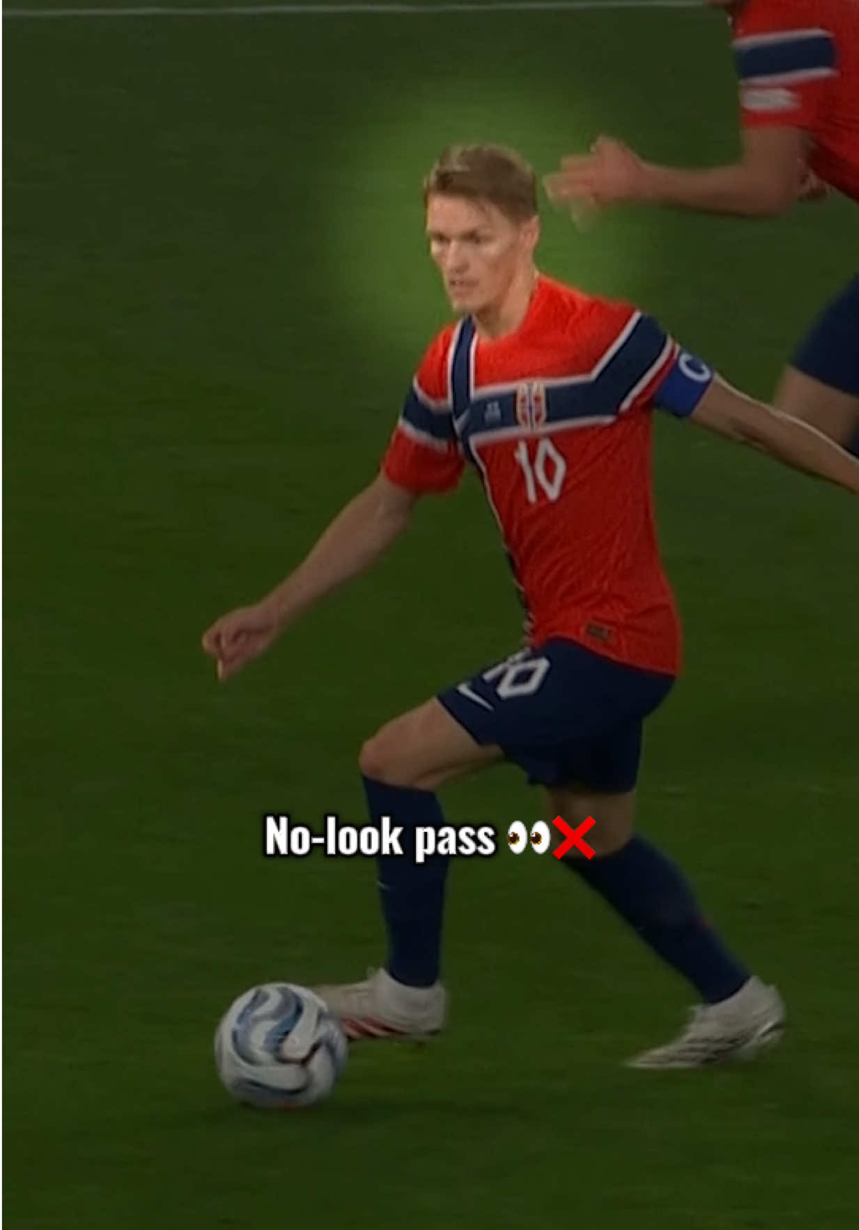 Martin Ødegaard smooth with it 😮‍💨 