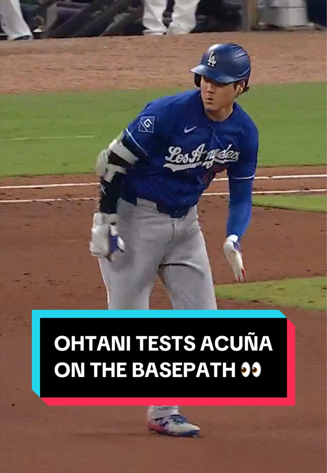 Shohei Ohtani got the best of this interaction with Ronald Acuña Jr. 💪