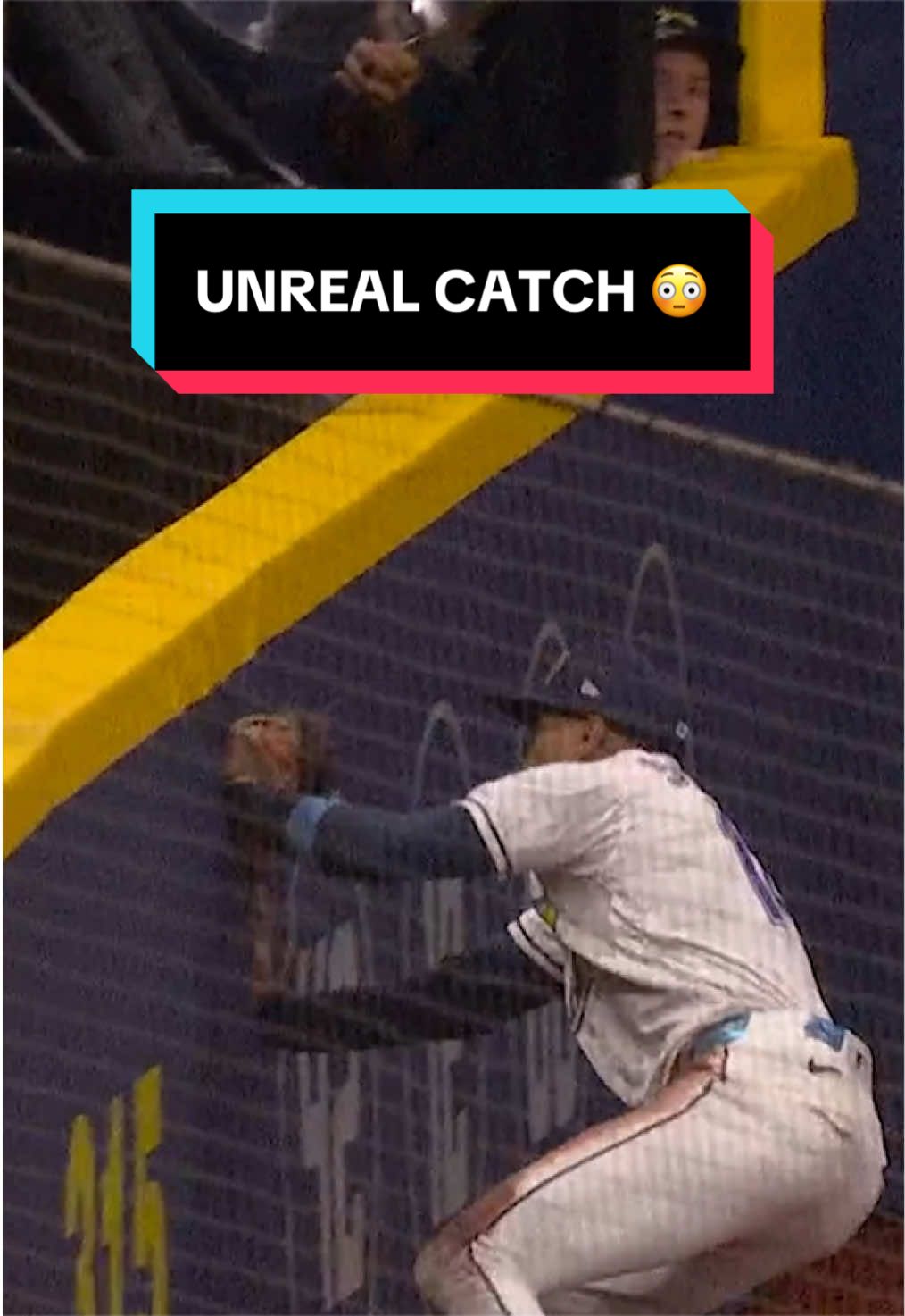 Chandler Simpson put his body on the line to make this catch 😳