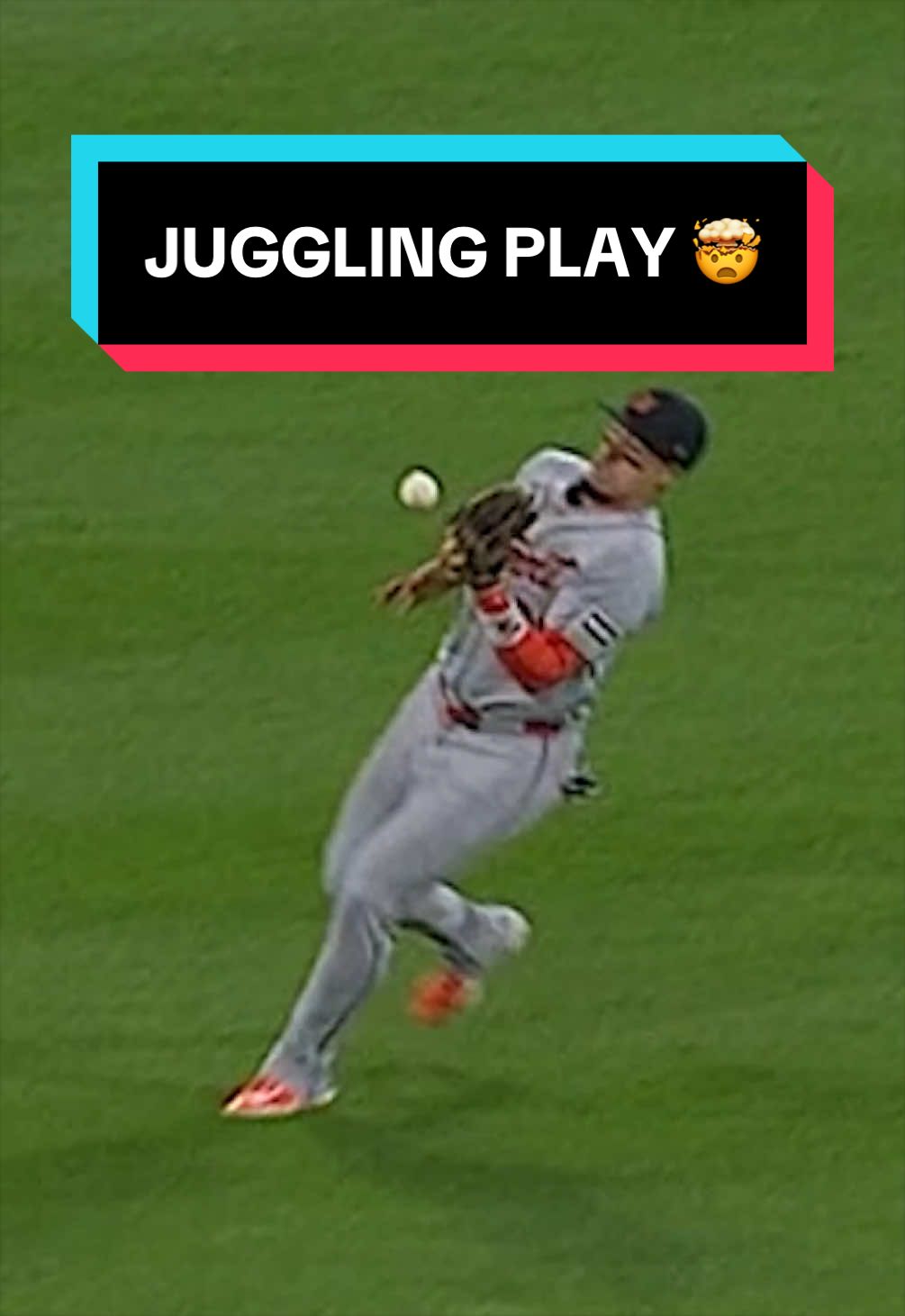 Javy Báez's juggling catch from tonight was a play years in the making 🤣🔮