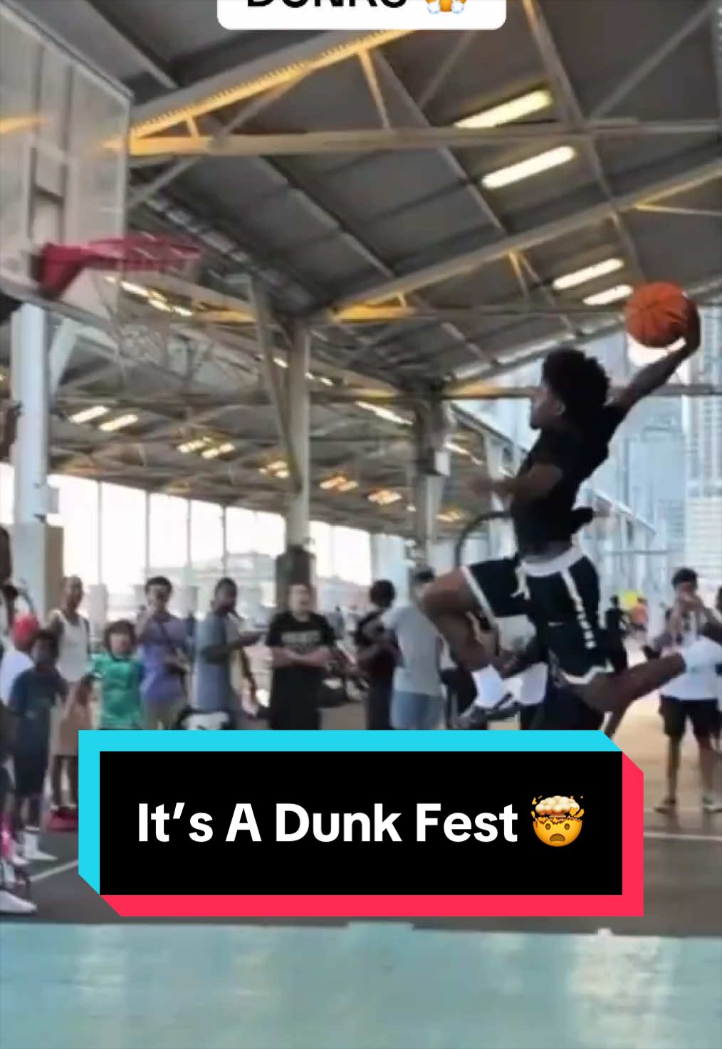 It’s a dunk fest 🤯 (via: davionguity/IG)