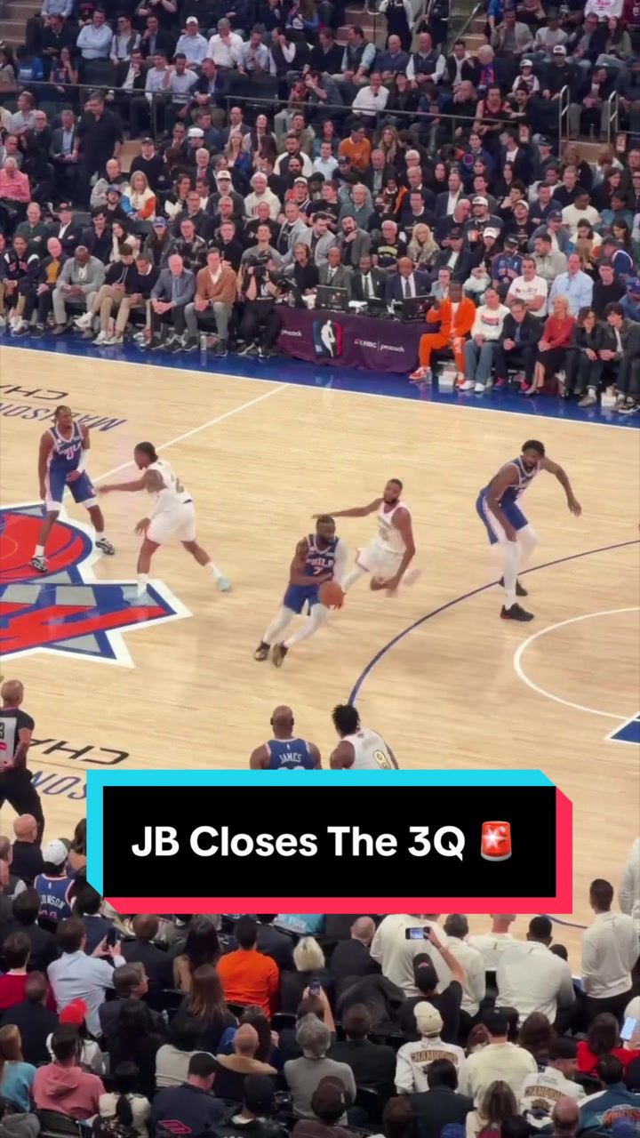 Jaylen Brown beats the 3Q buzzer just in time ⏰ 