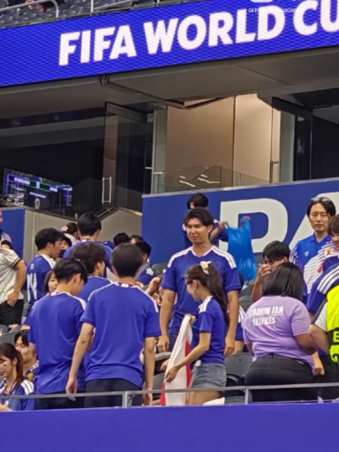 There is never a dirty stadium after a Japan match! 👏🇯🇵