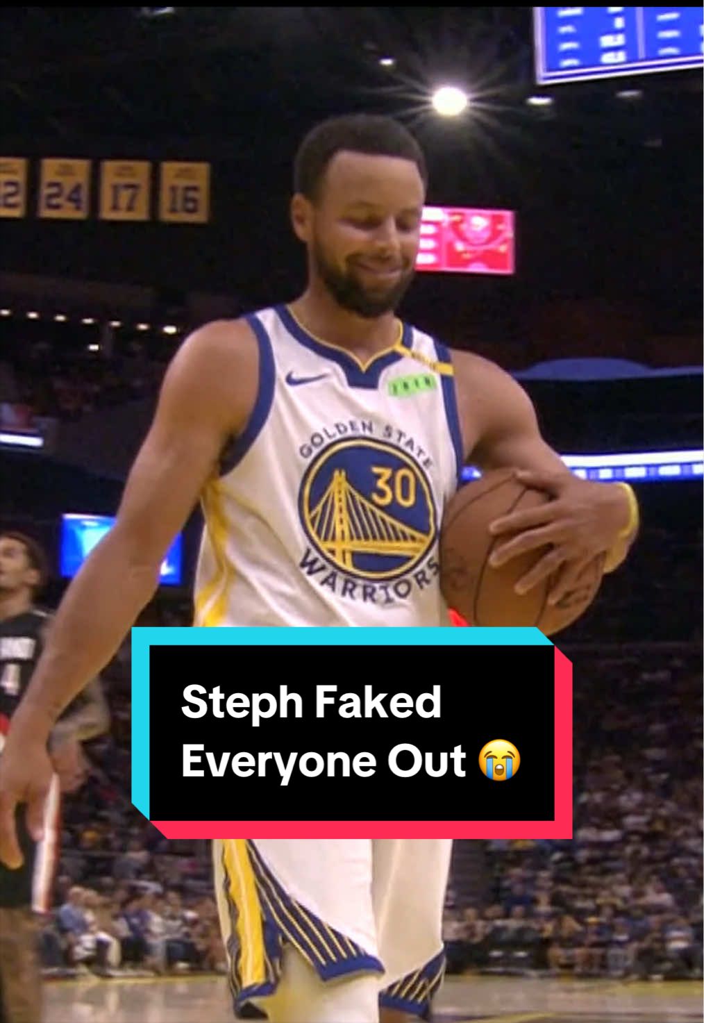 Steph couldn’t even keep a straight face after 🤣 
