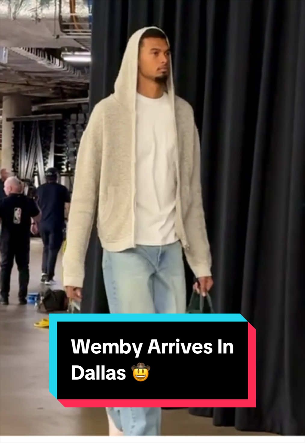 From Austin last night straight into Dallas tonight. Victor Wembanyama is back on the court for another high-stakes Texas showdown against the Mavs 🤠🔥 