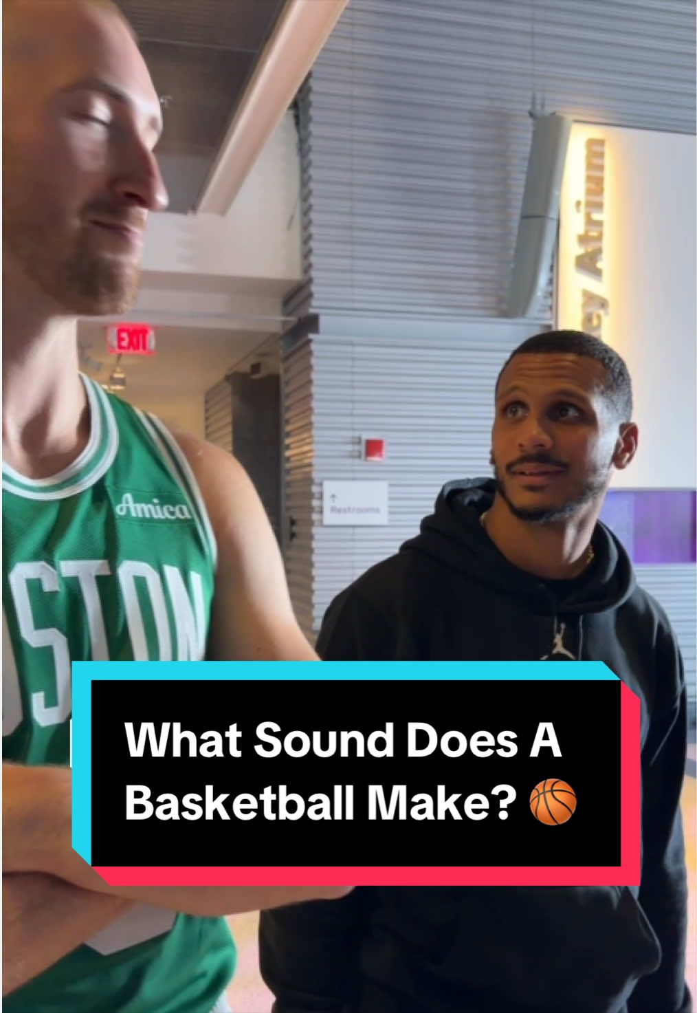 Joe Mazzulla shares his thoughts on what sound a basketball makes 🏀🔊 