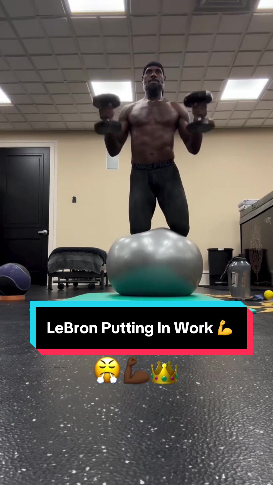 Grind never stops 💪 (via: LeBronJames /IG) 