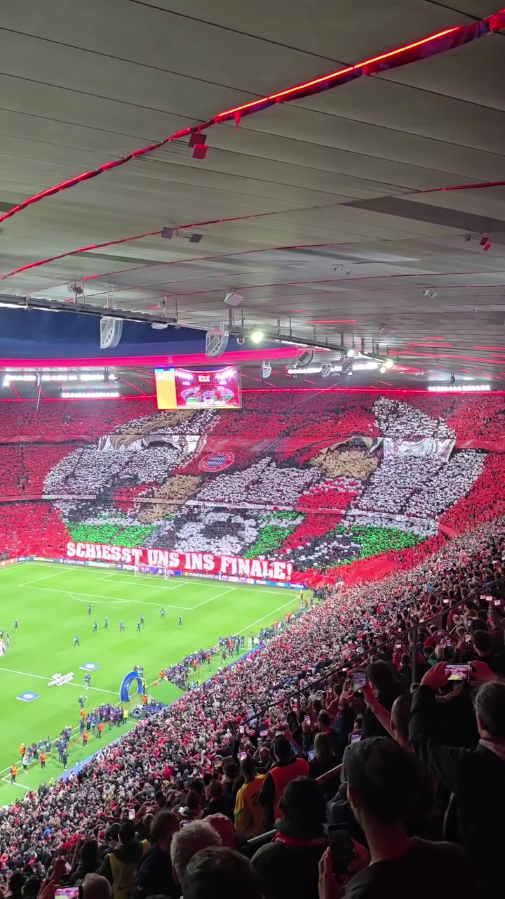 Coreo Sudkurve Munchen 1972 before match against PSG! 🤍❤️🇩🇪