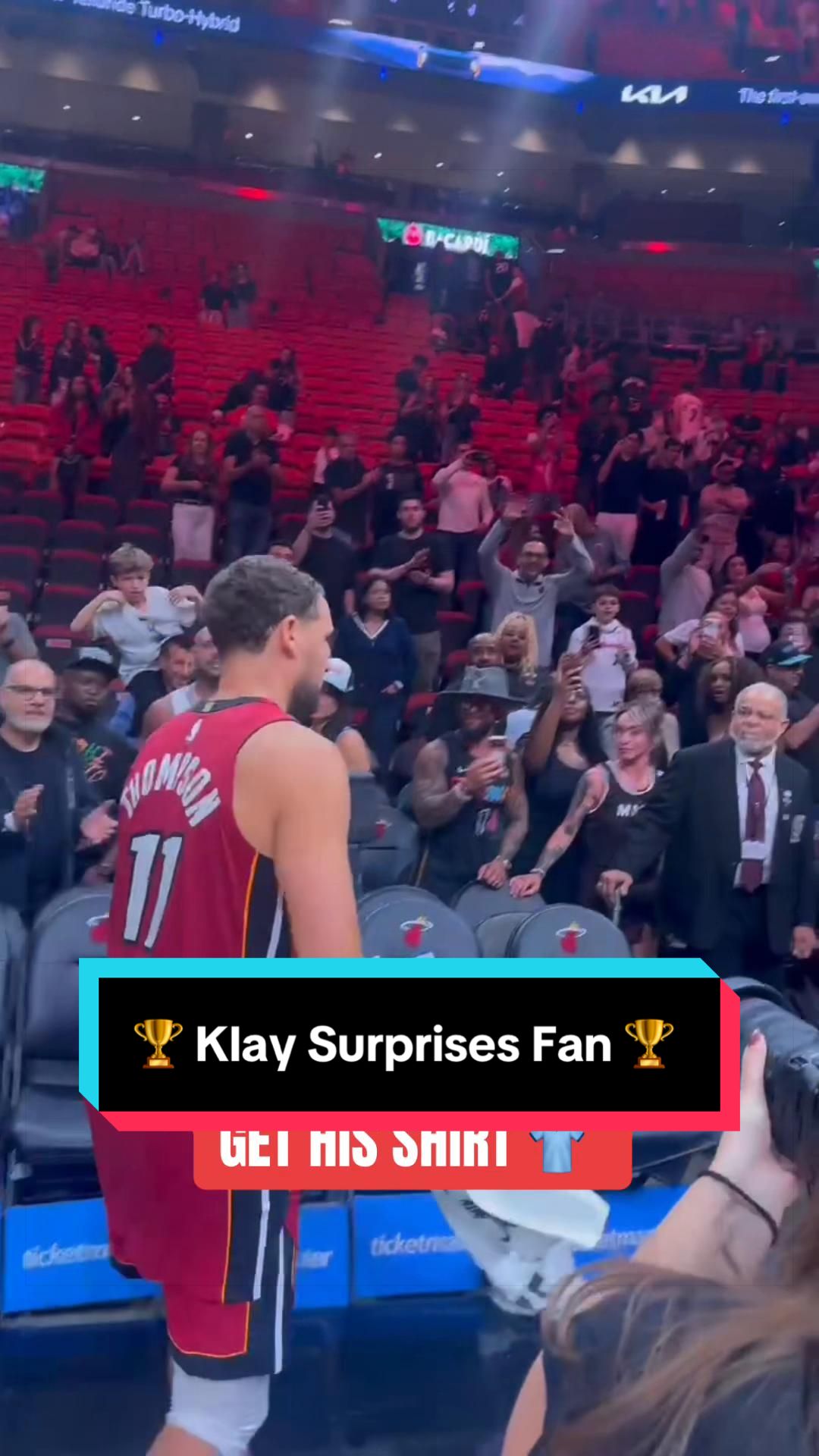 🏆 Klay stuns a fan with his t-shirt 🥹 🏆 
