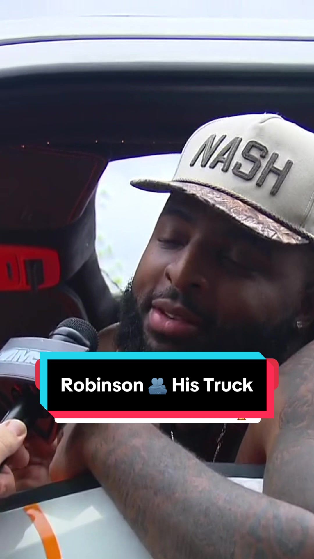 Mitchell Robinson has pulled up to the Knicks Championship Parade with his truck! 🛻 🧡 💙 