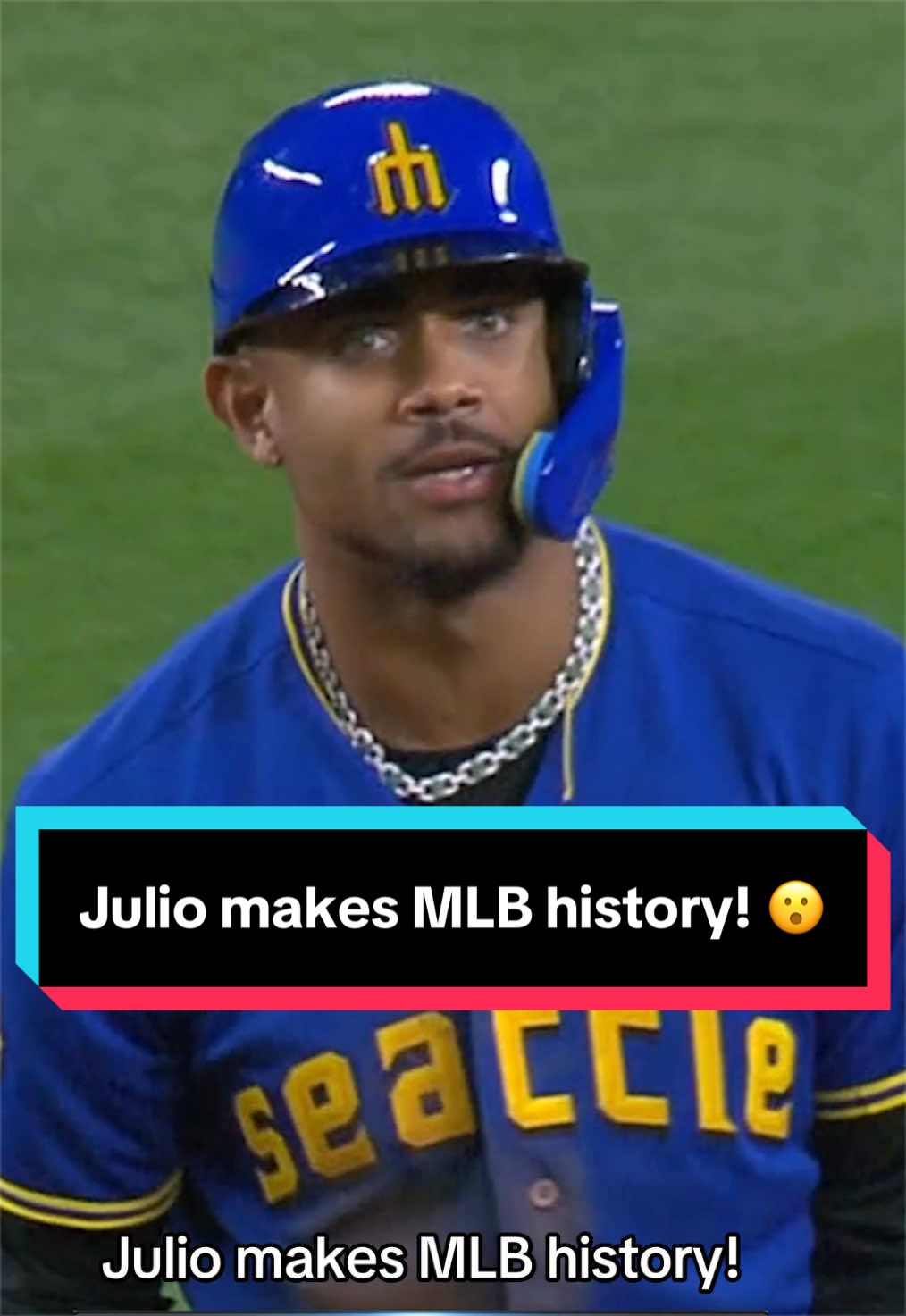 Julio Rodríguez swipes his 20th base of the year 💨