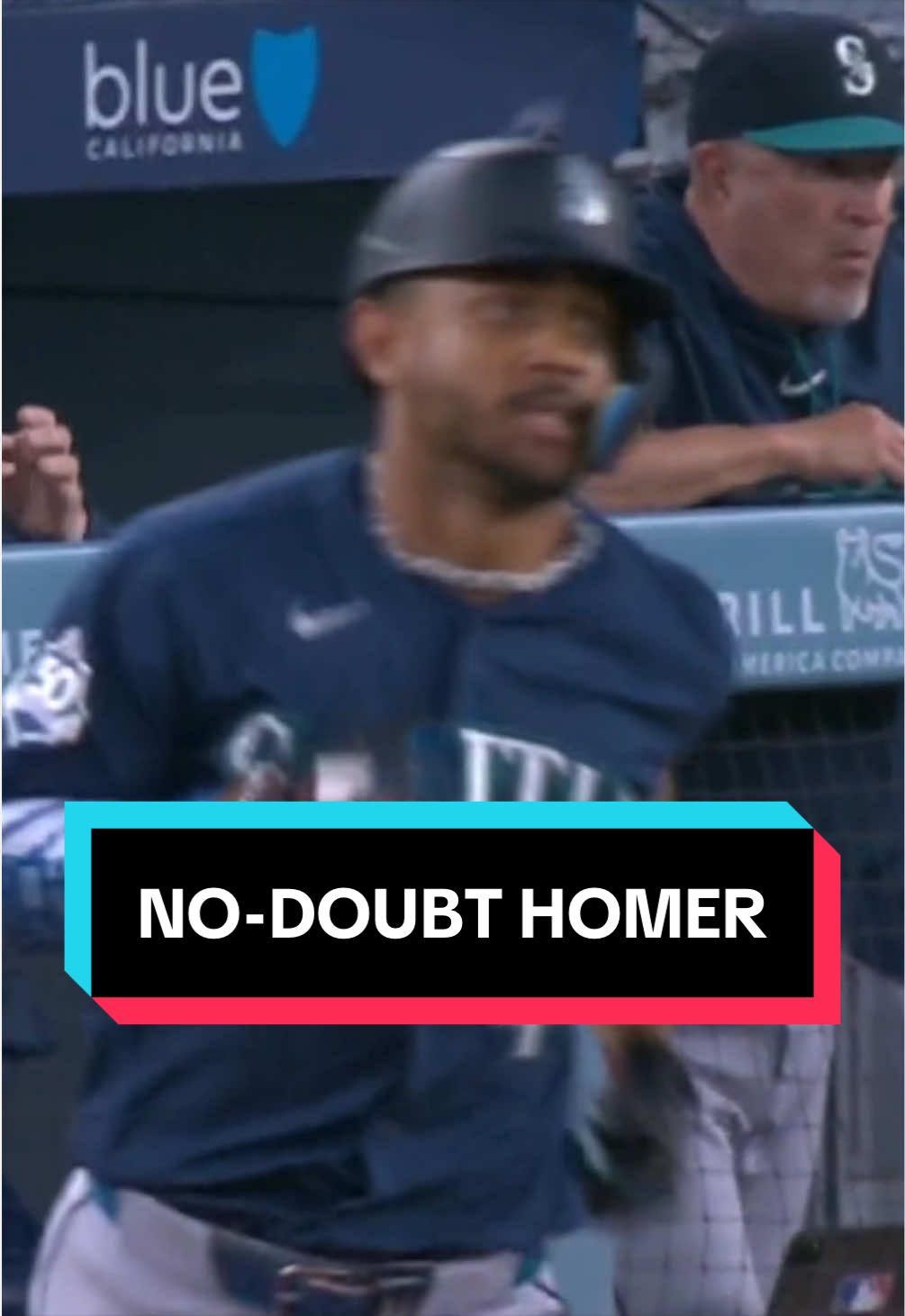 Julio Rodríguez hits a no-doubter into the bleachers! 🚀 