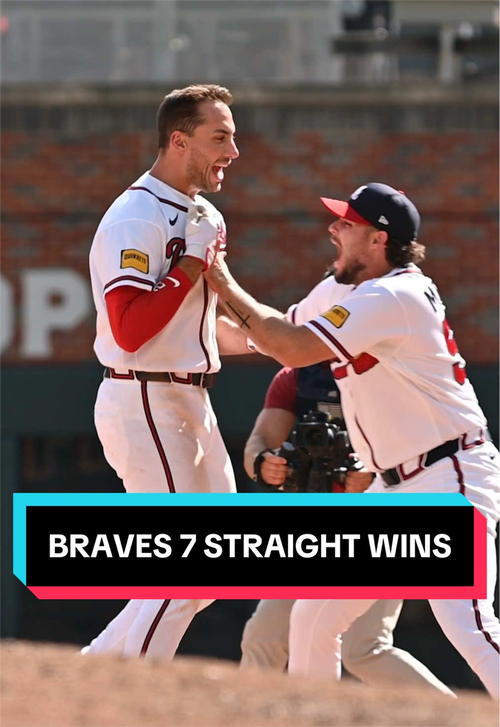 Matt Olson wins it for the Braves in extra innings! 😤