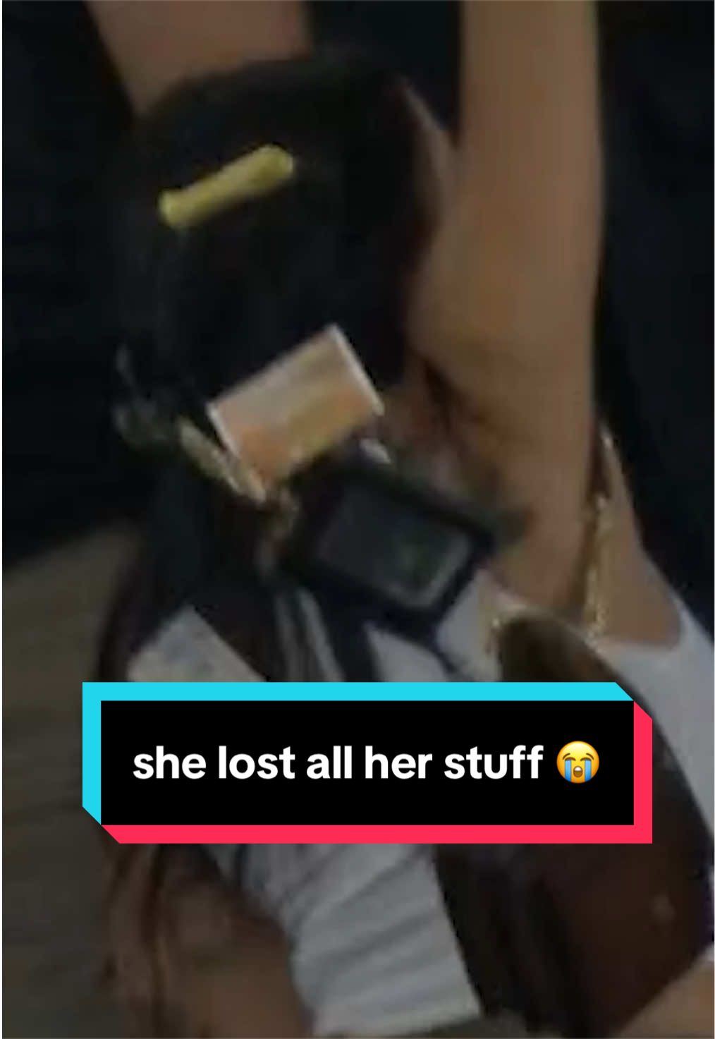 Count how many things flew out of this fan’s purse 😅