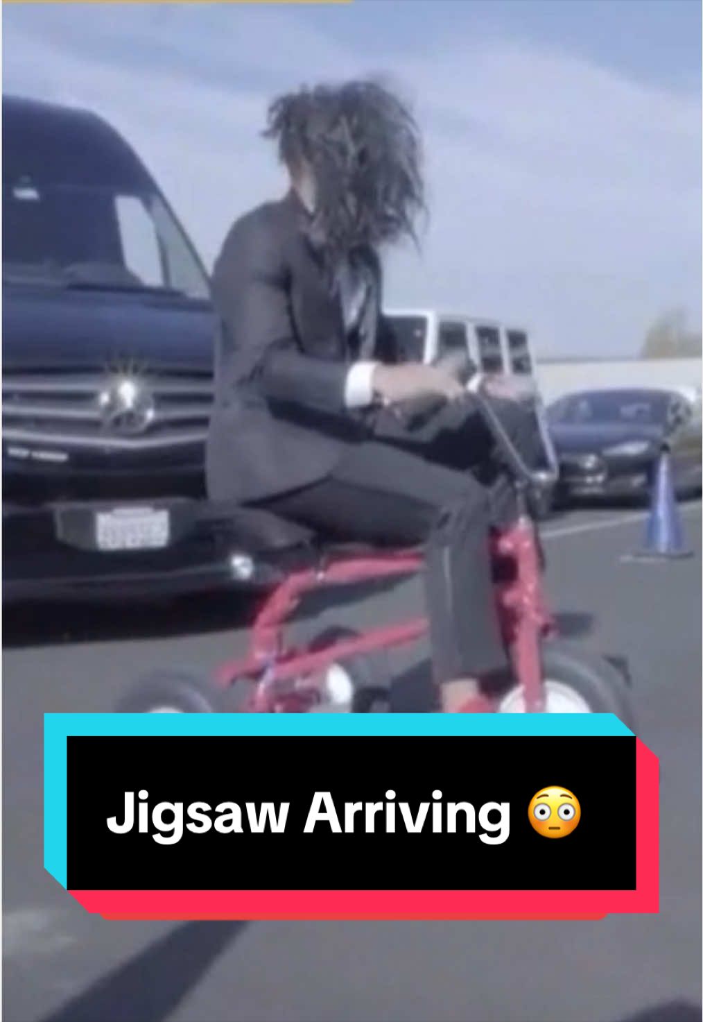 Steph Curry pulling up to the arena as Jigsaw will forever be iconic 🔥 