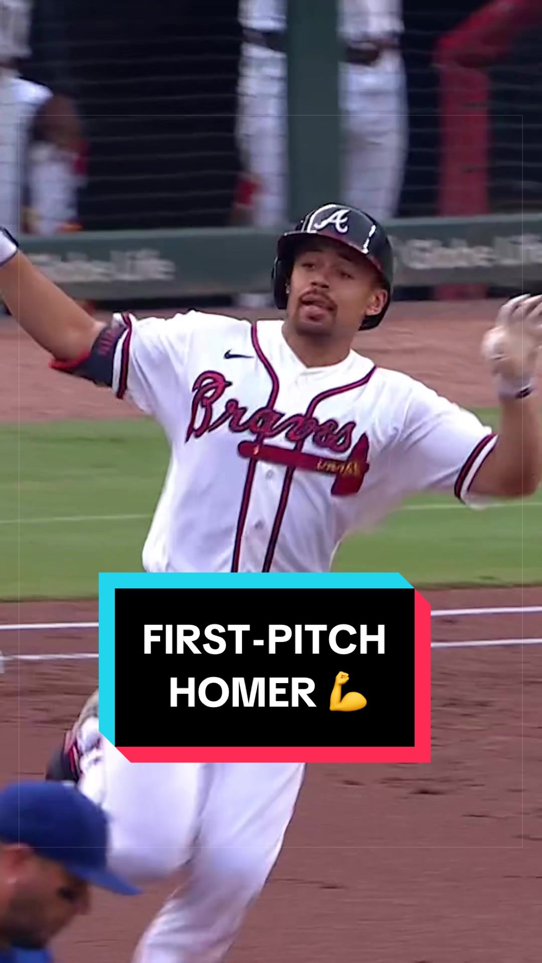 Drake Baldwin destroys the first pitch he sees from Yoshinobu Yamamoto! 