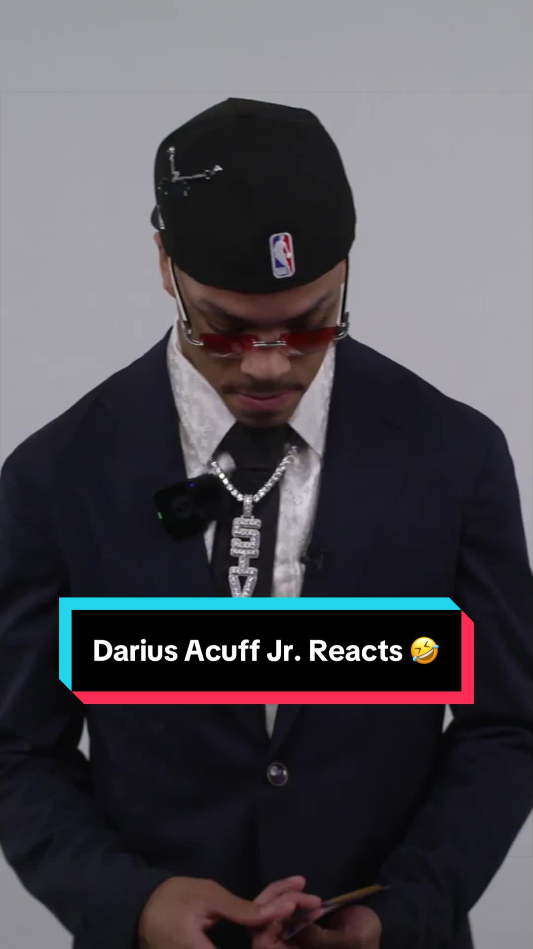 Darius Acuff Jr. reacting to his baby photo 🤣 