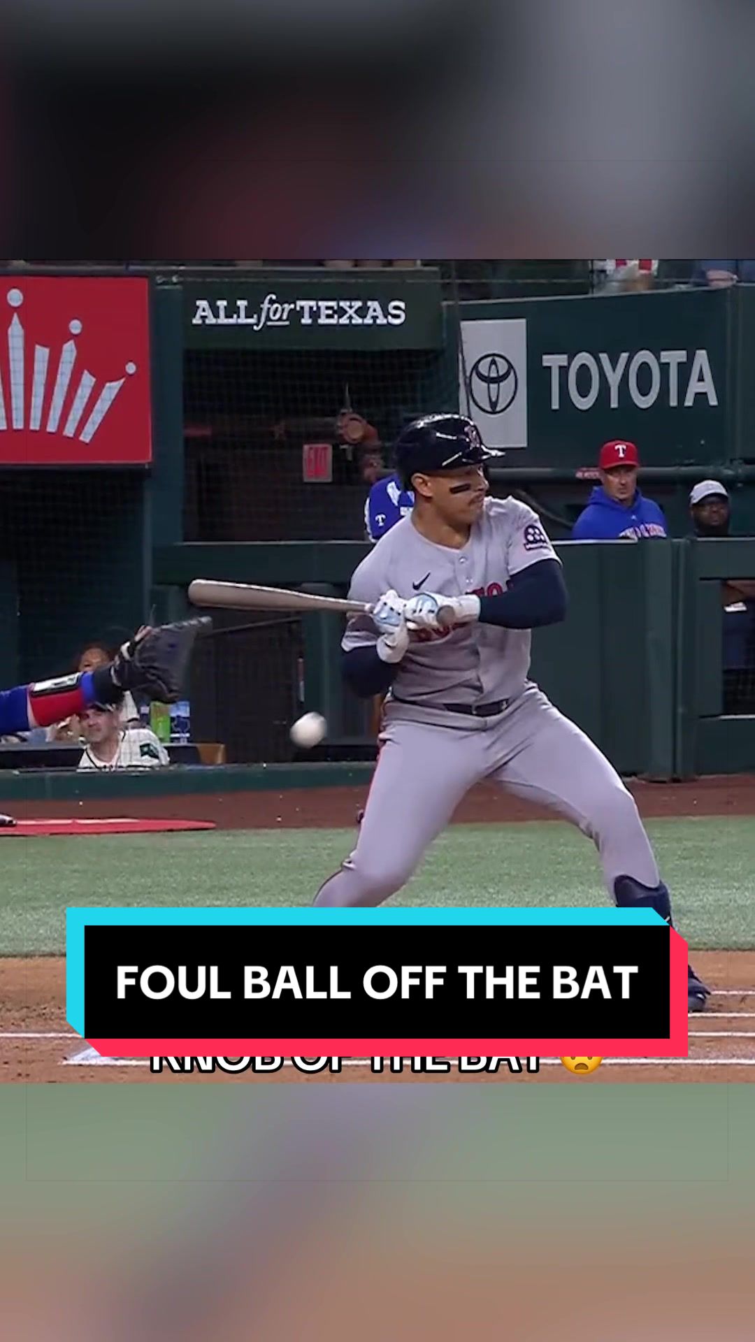 Jahmai Jones fouled off a ball in one of the strangest ways possible 🤣