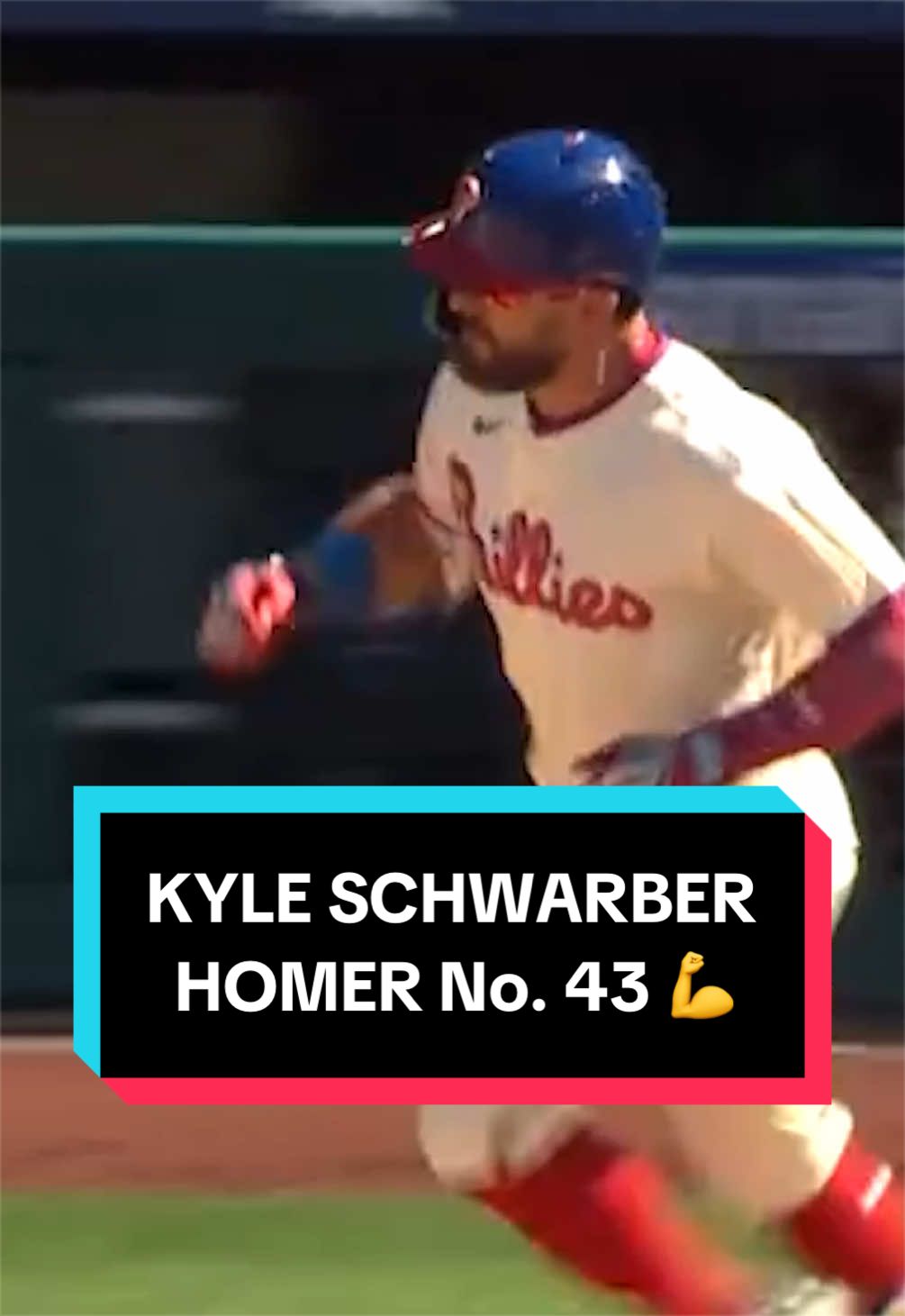 Kyle Schwarber sends a moonshot to the second deck! 