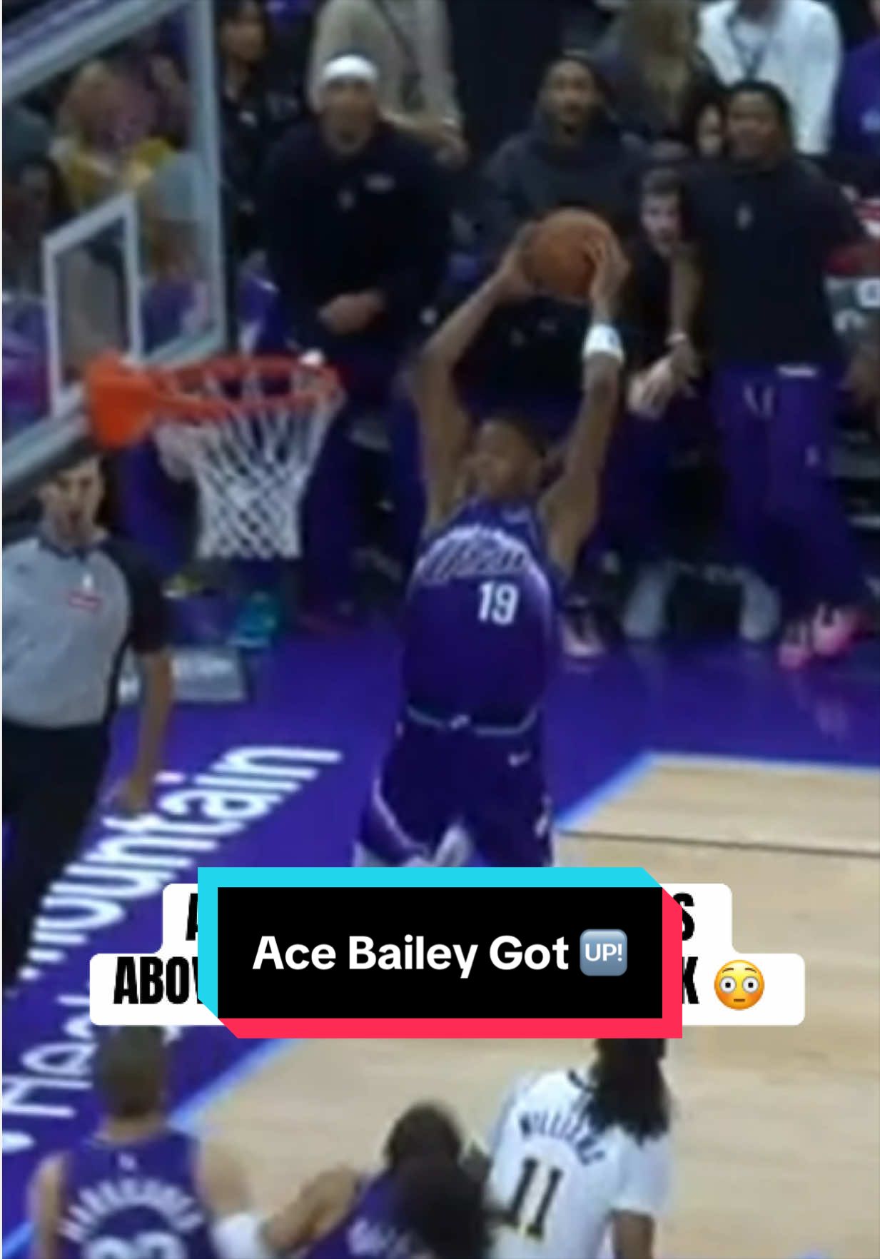 Ace Bailey SOARS through the air for the big alley-oop jam 🫨 