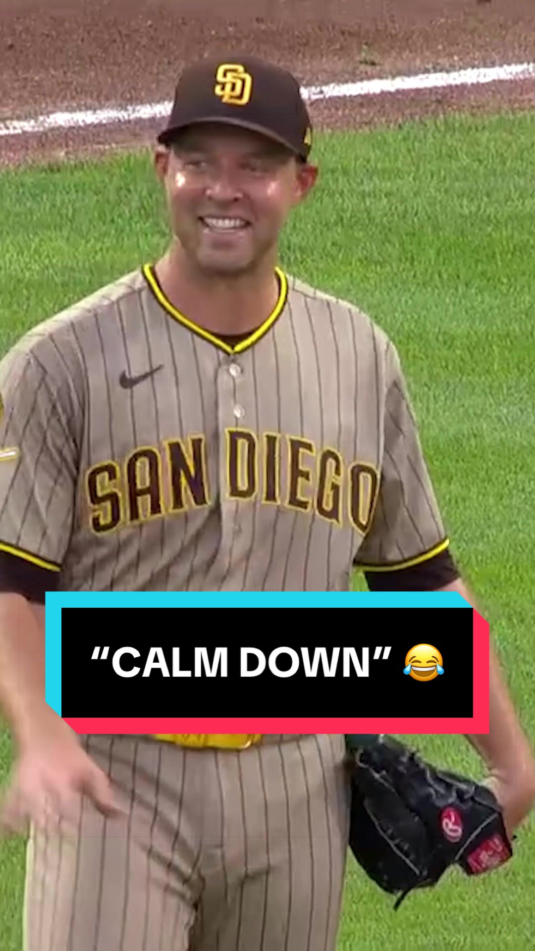 Jackson Merrill robbed Sal Stewart of a hit, but Michael King reminded him not to flex too much 🤣