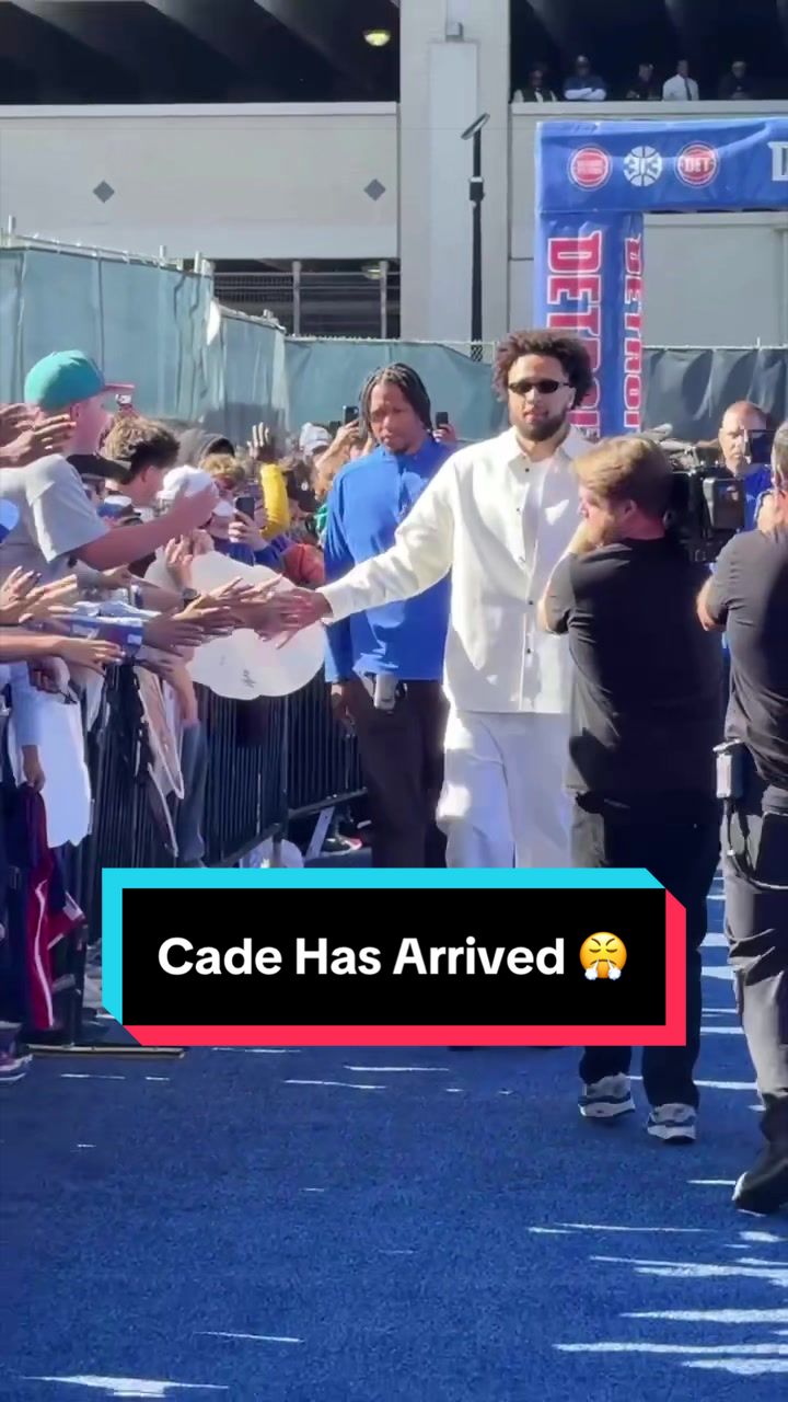 Cade Cunningham getting MVP chants for his arrival in Detroit for opening day 🤩 