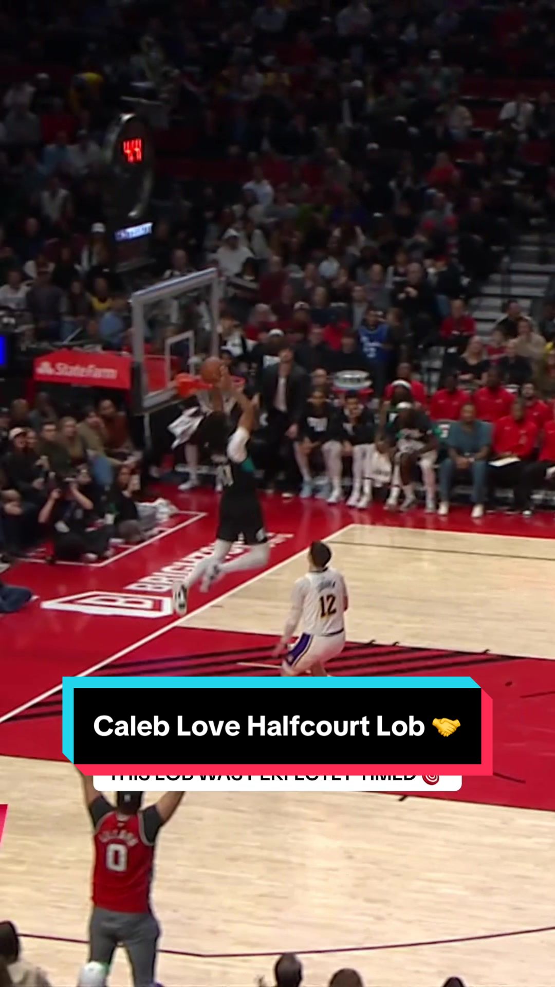 This HALFCOURT lob from Caleb Love to Shaedon Sharpe last season was PINPOINT 🎯