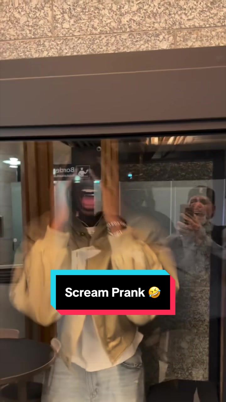 HC Will Hardy and Keyonte George prank Jaren Jackson Jr. during their Finland trip 😂 (via @coachwillhardy/IG) 