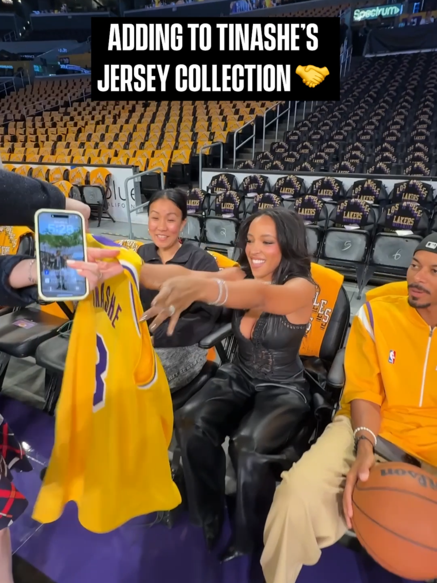 Gifting Tinashe a custom Lakers jersey 🫶 