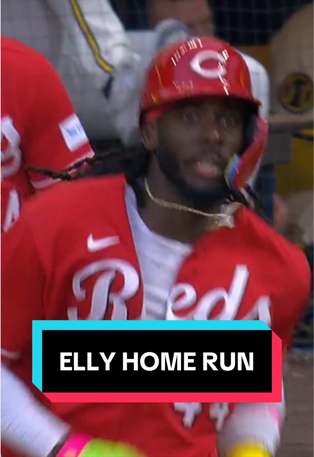 Elly De La Cruz clubs a 2-run shot 💥 