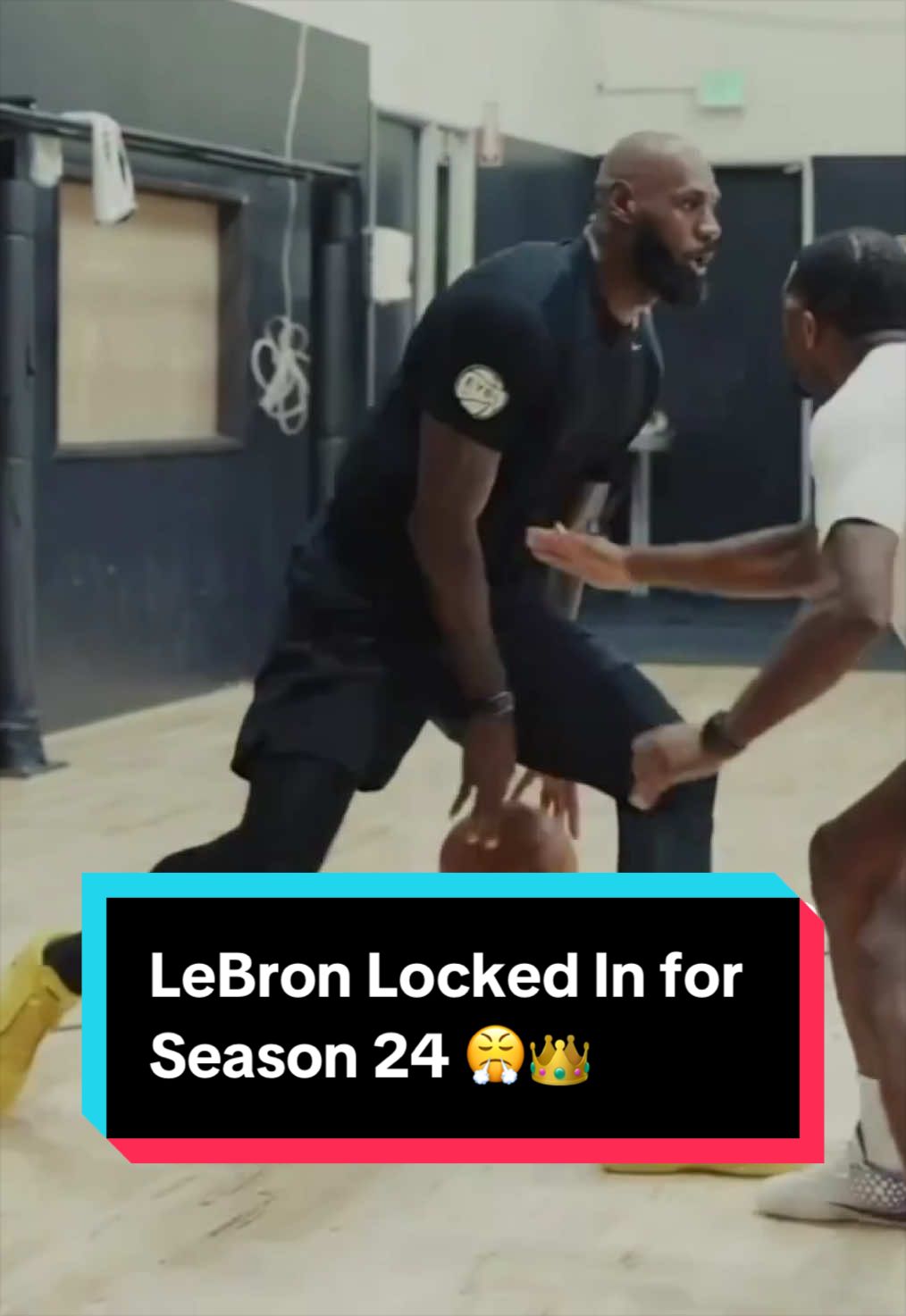 LeBron in the lab ahead of the new season! 👀🔥 (via: chrisjohnsonhoops, graydientvisuals/IG) 