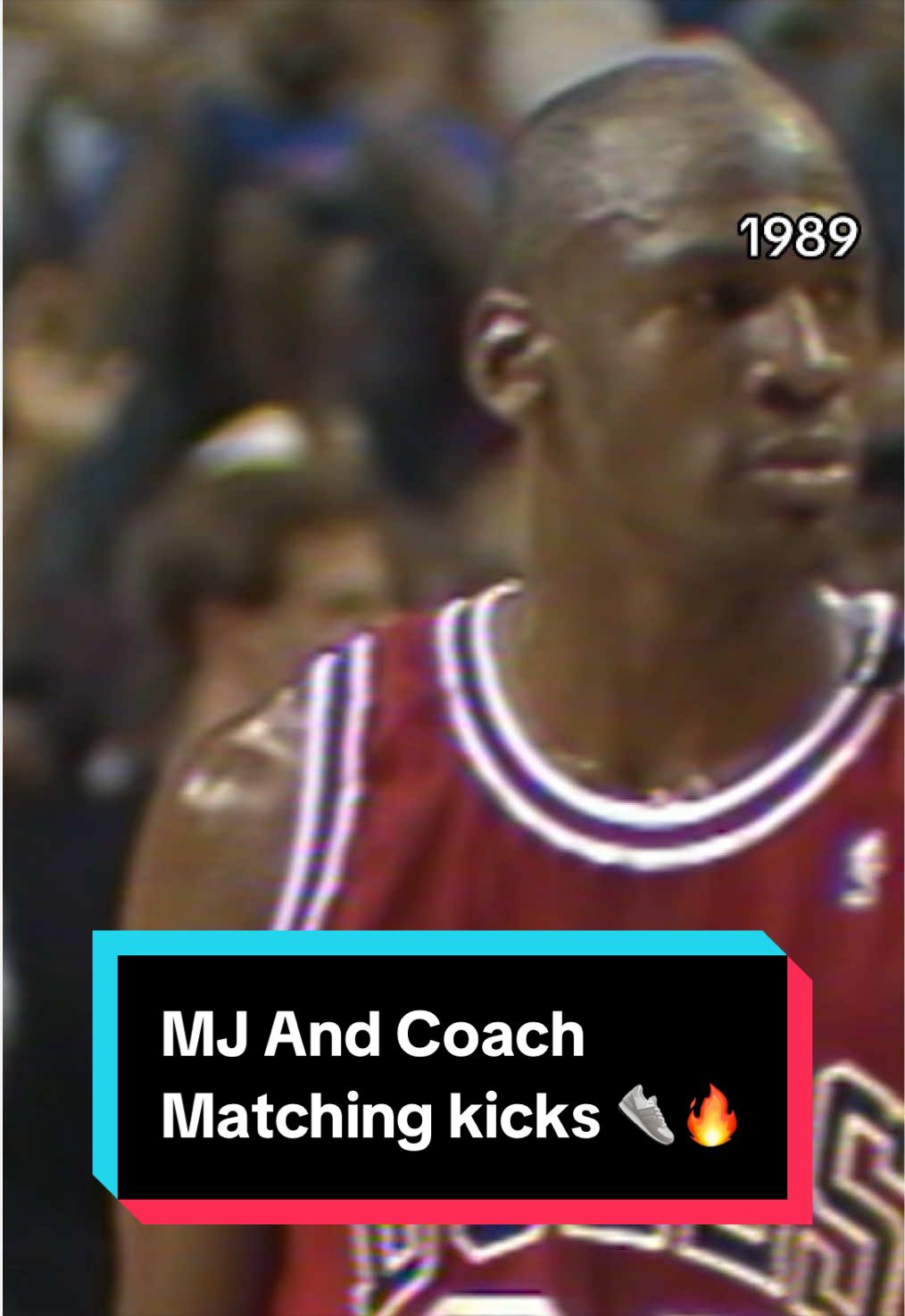 In May 1989, coach Phil Jackson showed up to Game 3 of the ECF matching MJ’s exact Air Jordan 4 Breds. Jordan went out and dropped 46 points to secure the W 😮‍💨🔥 