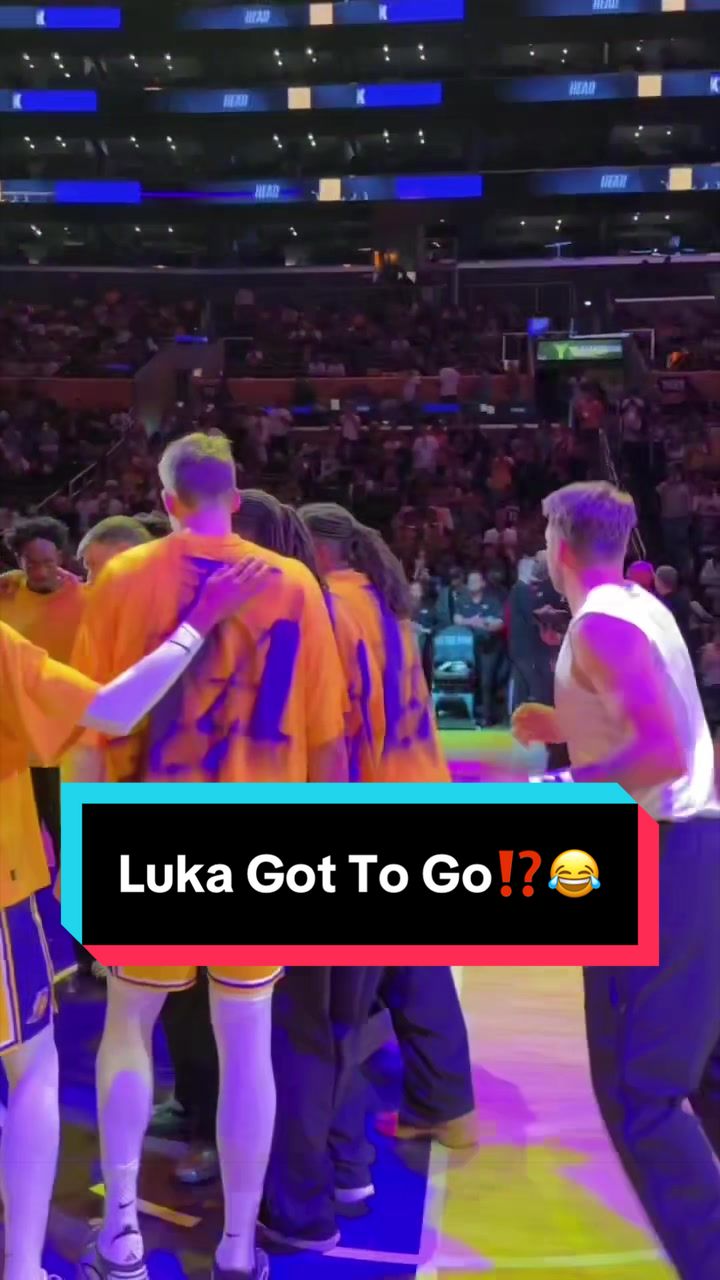 Luka just running around his teammates doing a huddle is too funny 🤣 