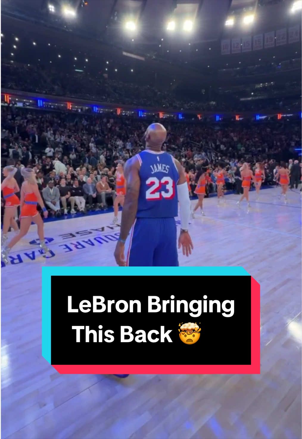 LeBron lobbing the basketball SKY-HIGH ☁️ for the first game of his 24TH season 👑 
