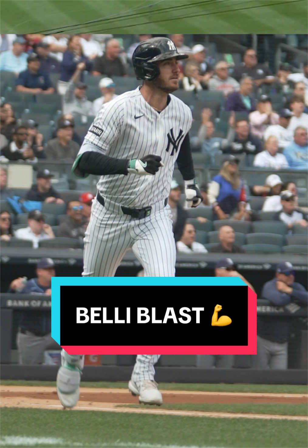 Cody Bellinger gets the @Yankees on the board first! 