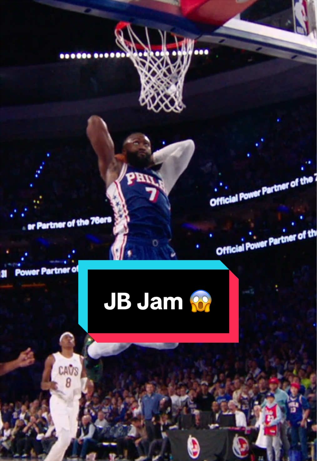 Jaylen Brown throws it DOWN to seal the Sixers comeback 😮‍💨 