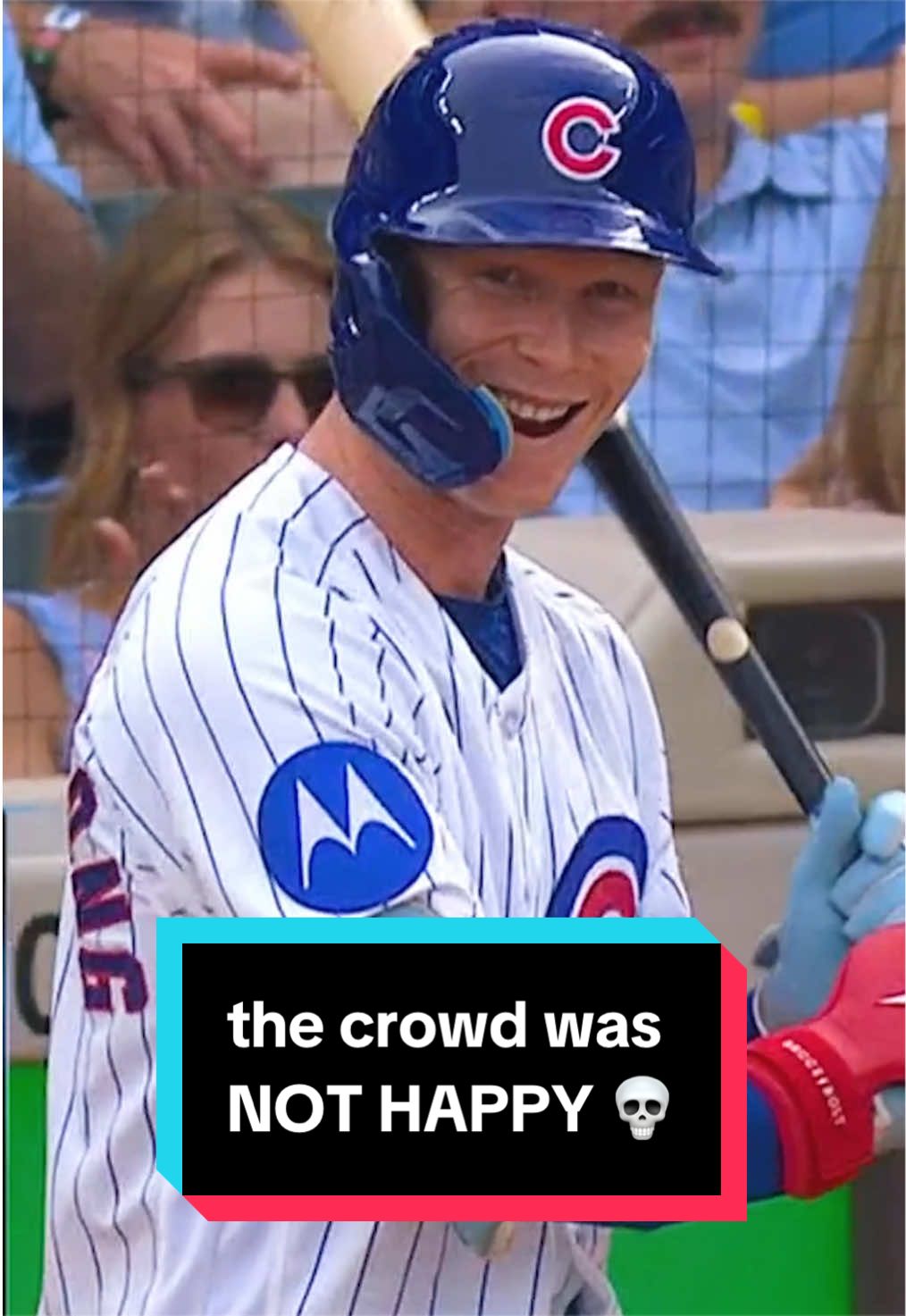 Pete Crow-Armstrong faced a position player pitching for his potential 4th home run of the game and the Wrigley Field crowd was locked in 😆