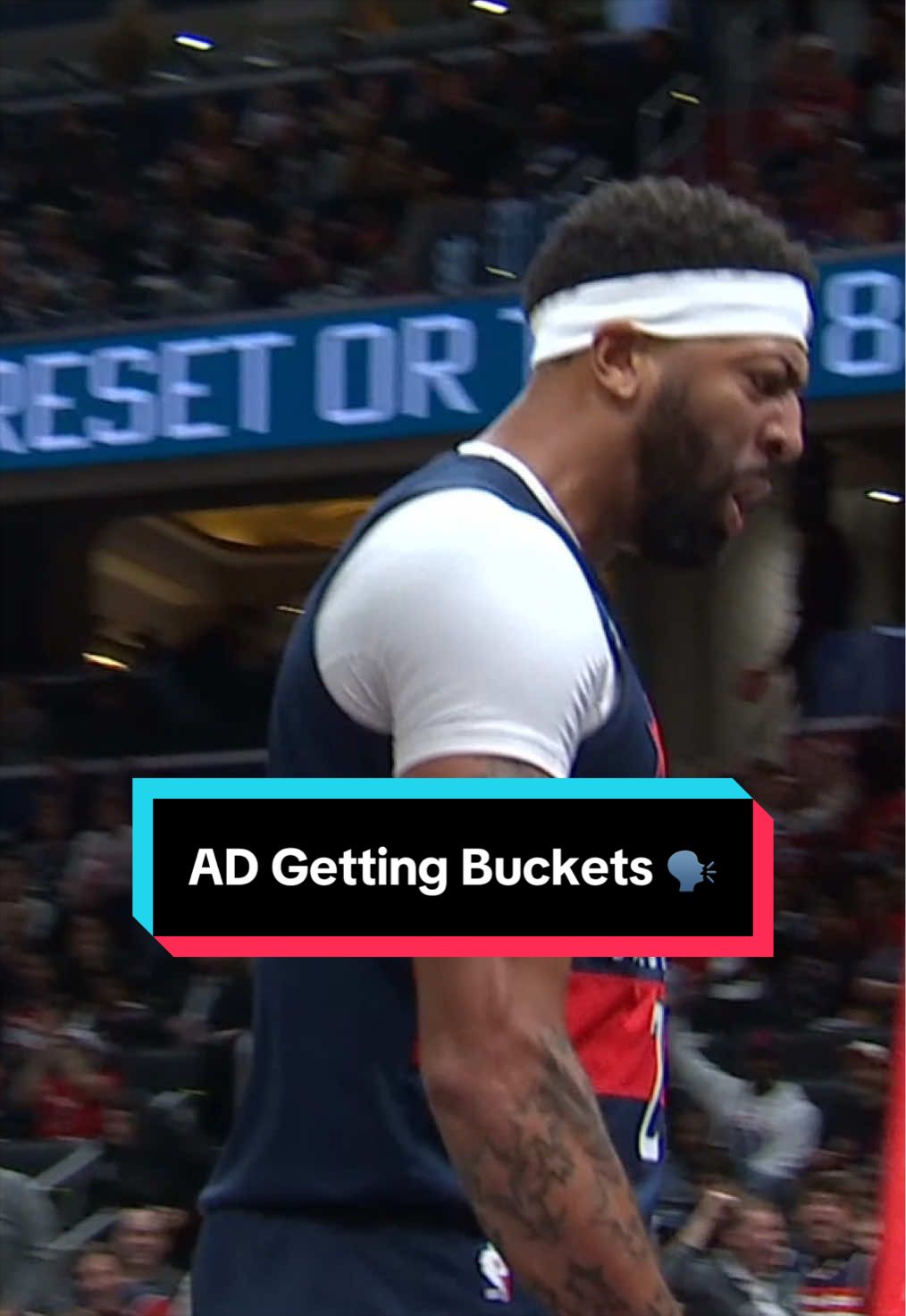 Anthony Davis is feeling it in his first Wizards game 🥶 