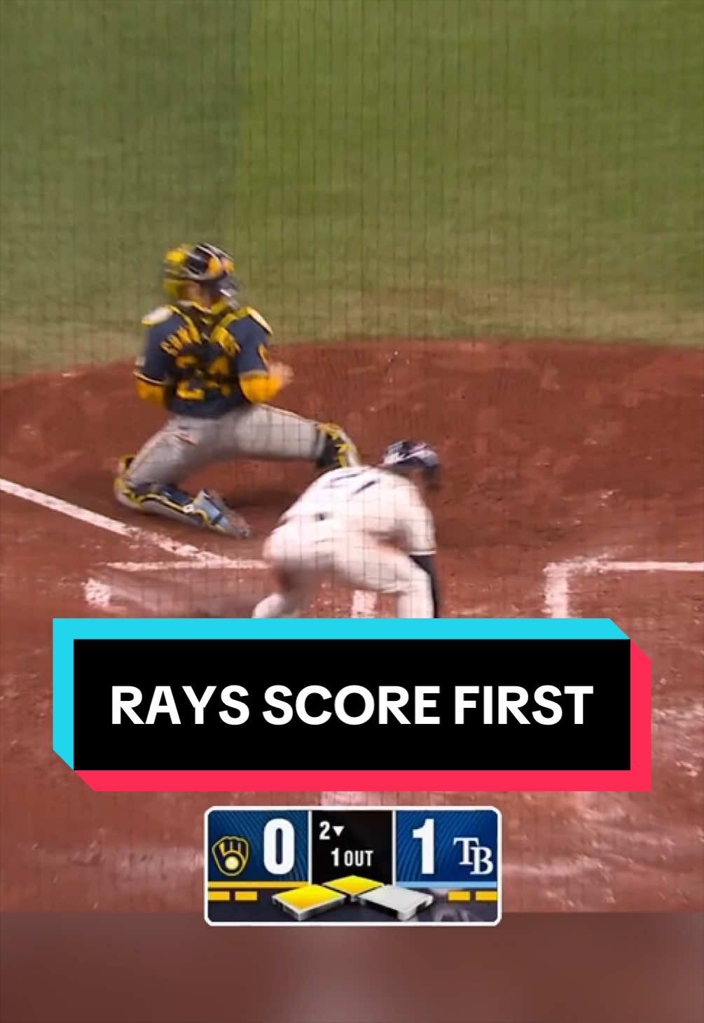 Chandler Simpson gets the Rays on the board first in Game 4!