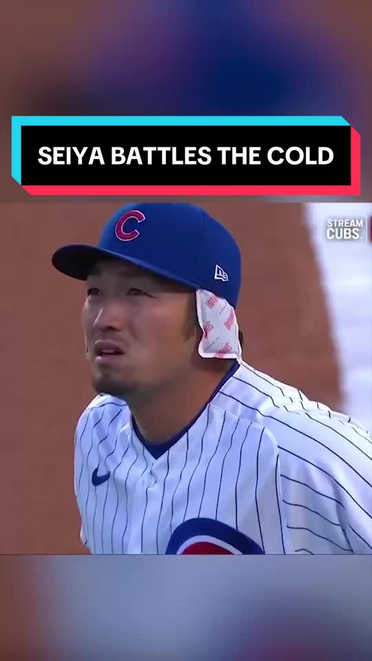 Seiya Suzuki put hand warmers on his ears to help battle the cold 🤣
