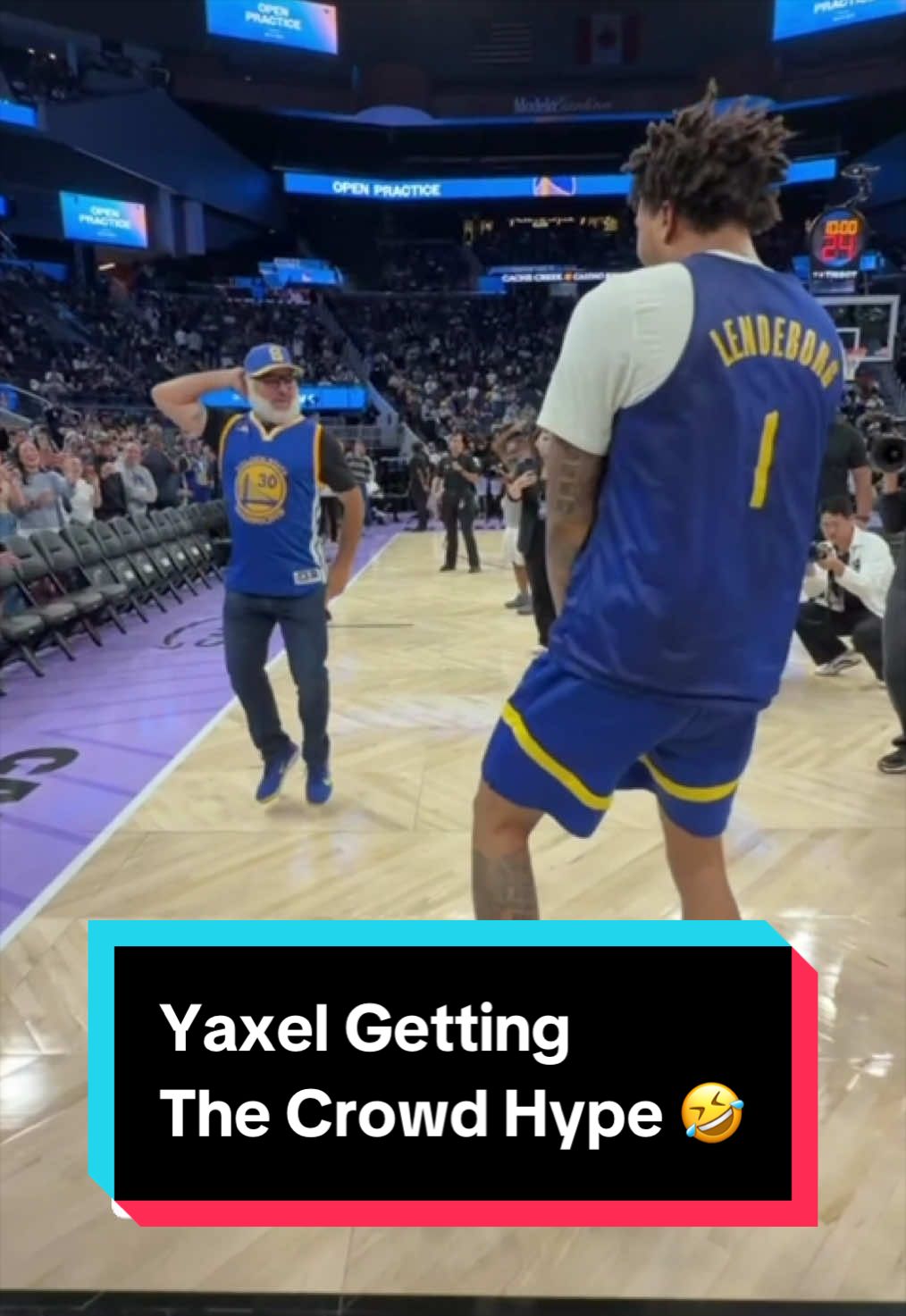 The vibes at the Warriors’ open practice are UP🔥🍿 