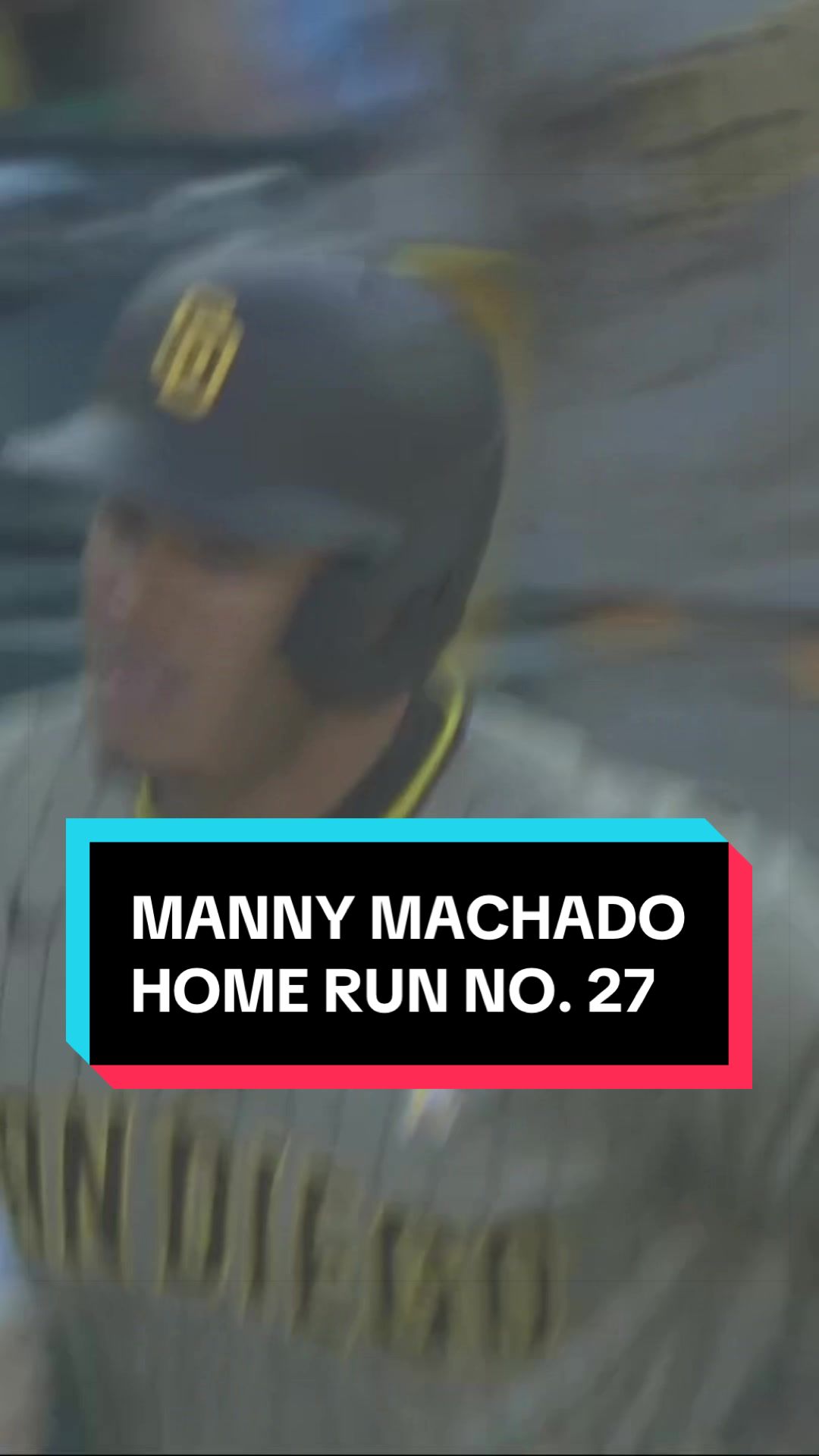 Manny Machado crushes his 27th homer of the season!