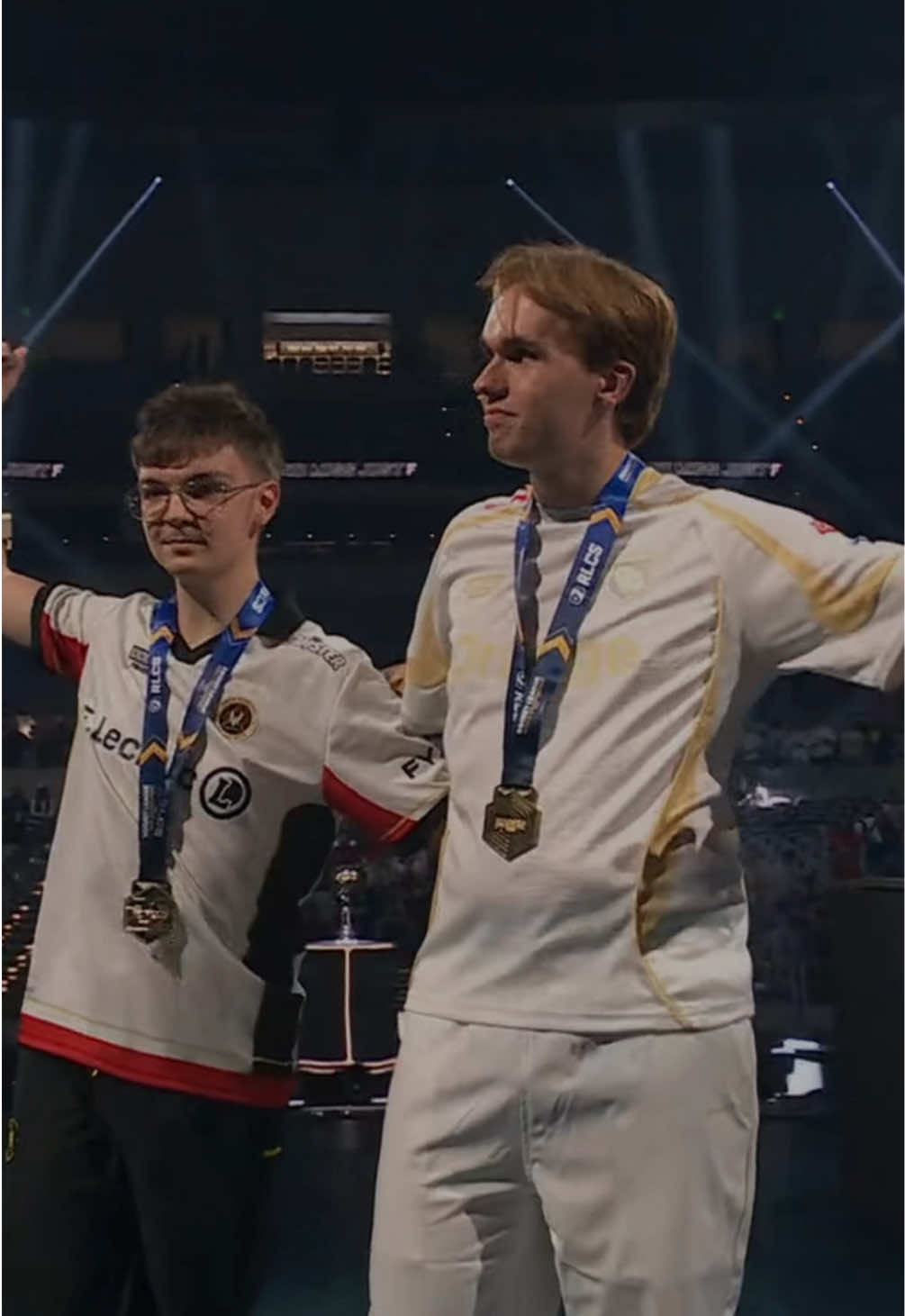 ZEN ET ATOW SONT CHAMPIONS DU MONDE 🏆