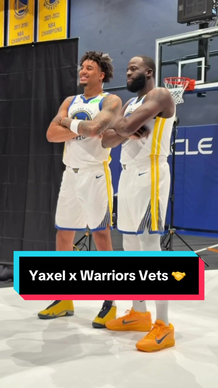 Yaxel MADE SURE to get a pic with some Warriors vets on Media day! 🤝 